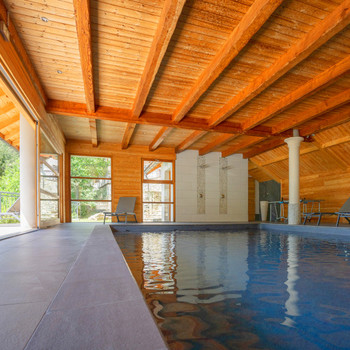 La piscine du Gîte Le Jardin des Ecrins